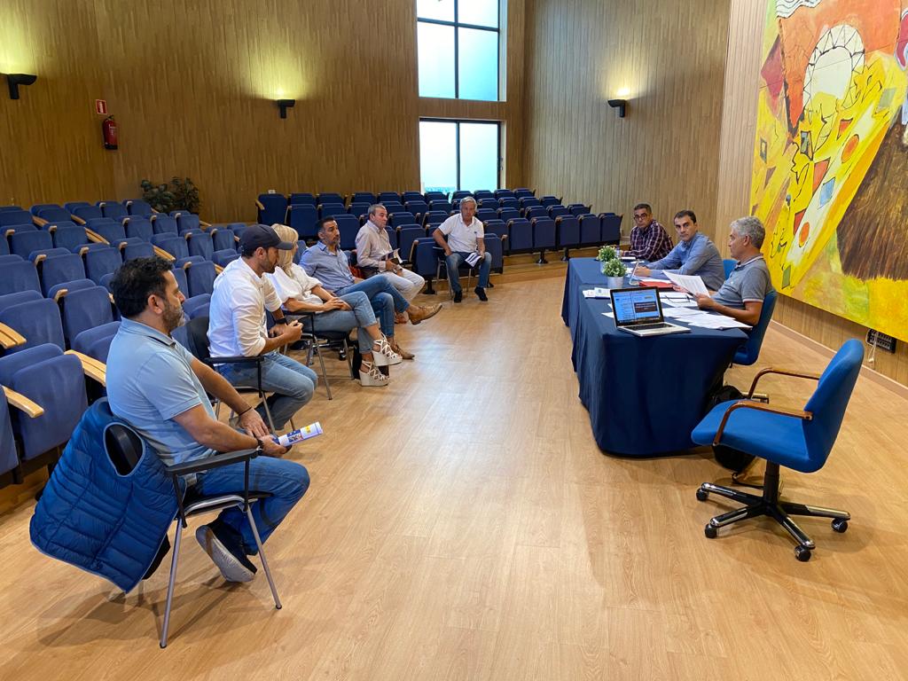 El Ayuntamiento de Tías se reúne con los empresarios de la restauración